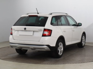 Skoda Fabia III Kombi 1.0 TSI 110KM 2018 Skoda Fabia 1.0 TSI, Salon Polska, Klima, zdjęcie 4