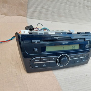 Магнитола Mitsubishi Space Star CD работает.