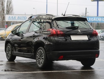 Peugeot 2008 I SUV Facelifting 1.2 PureTech 110KM 2017 Peugeot 2008 1.2 PureTech, Salon Polska, zdjęcie 3