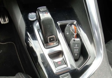 Peugeot 5008 II Crossover 2.0 BlueHDI 180KM 2017 Peugeot 5008 2,0 HDI Wersja GT 7-osobowa 2.0 Diesel 180KM, zdjęcie 14