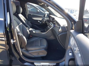 Mercedes GLC C253 2020 Mercedes-Benz GLC 300 2020 2.0 Benzyna 255KM, zdjęcie 9
