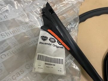 ALFA ROMEO BRERA USZCZELKA OBRYSU DRZWI PRAWA OEM