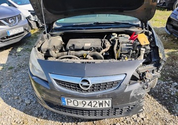 Opel Astra J Sports Tourer 1.7 CDTI ECOTEC 110KM 2011 Opel Astra 2011r, 1.7 CDTI. Uszkodzony lewy przod. Pali 1.7 Diesel 110KM, zdjęcie 4