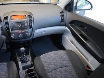 Kia Ceed I Hatchback 1.4 109KM 2008 Kia Ceed 1.4 CVVT, Klima, Parktronic,ALU, zdjęcie 7