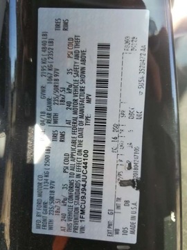 Ford Escape III 2.0 EcoBoost 243KM 2018 Ford Escape 2.0 Benzyna 242KM 4X4 wersja Titanium, mala szkoda 2.0 242KM, zdjęcie 11