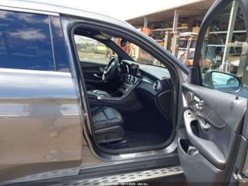 Mercedes GLC C253 2018 Mercedes-Benz GLC 300 2018 2.0l 2.0 Benzyna 241KM, zdjęcie 9