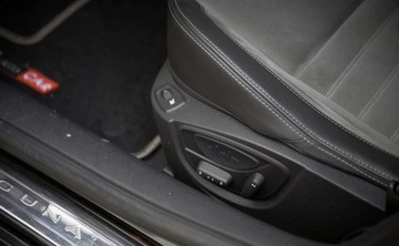 Renault Laguna III Hatchback 2.0T 16v 170KM 2011 Renault Laguna Renault Laguna 2.0 TCe 170 Initiale 2.0 Benzyna 170KM, zdjęcie 22