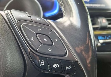 Toyota C-HR I Crossover 1.8 Hybrid 122KM 2017 Toyota C-HR Toyota C-HR 1.8 Hybryda 122KM, zdjęcie 13