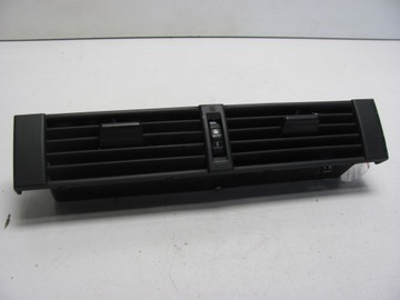 Mercedes W124 Kratka środkowa nawiewu deski