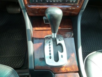 Audi A8 D2 Sedan 3.7 230KM 1996 Audi A8 AUTOMATSKORYKLIMATYZACJAXENONY 3.7 Benzyna 230KM, zdjęcie 17