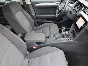 Volkswagen Passat B8 Variant 2.0 TDI BlueMotion SCR 150KM 2019 VW Passat 2.0 TDI, Salon Polska, Navi, Klima, zdjęcie 8