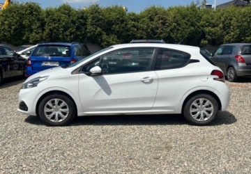 Peugeot 208 I Hatchback 5d Facelifting 1.2 PureTech 82KM 2016 Peugeot 208 2016r 1.2 Benzyna 82KM, zdjęcie 1