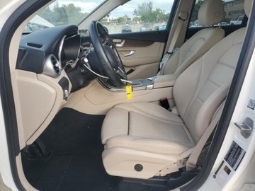 Mercedes GLC C253 2021 Mercedes-Benz GLC 2021 r. ,2,0L 300 4MATIC 2.0 Benzyna 255KM, zdjęcie 8