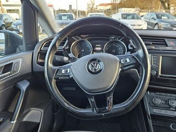 Volkswagen Touran III 1.6 TDI 110KM 2015 Volkswagen Touran 1,6 diesel 110KM panorama navi, zdjęcie 9