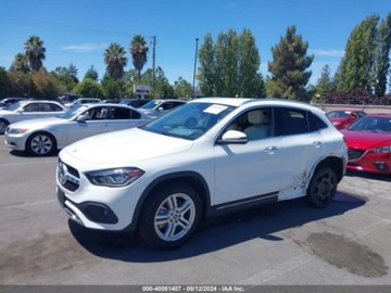 Mercedes GLA II 2022 Mercedes-Benz GLA 2022 MERCEDES-BENZ GLA 250 4MATIC 2.0 Benzyna 221KM, zdjęcie 2