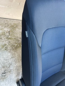 HYUNDAI TUCSON II SEDADLO PŘEDNÍ KOMPLETNÍ PRAVÝ 017R SPOLUJEZDCE