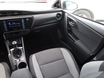 Toyota Auris II Touring Sports Facelifting 1.6 Valvematic 132KM 2018 Toyota Auris 1.6 Valvematic, Salon Polska, GAZ, zdjęcie 7