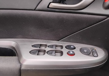 Honda Civic VIII Hatchback 3d 1.4 i-VTEC 100KM 2009 Honda Civic 2009r, 1.4 Benzyna. Lekko uszkodzony lewy bok. Jezdzi. 1.3, zdjęcie 9