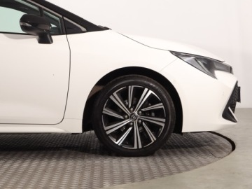 Toyota Corolla XII TS Kombi 1.8 Hybrid 122KM 2022 Toyota Corolla 1.8 Hybrid, Salon Polska, zdjęcie 14