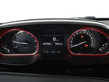 Peugeot 2008 I SUV Facelifting 1.2 PureTech 110KM 2016 Peugeot 2008 lift klima auto navi panorama, zdjęcie 21