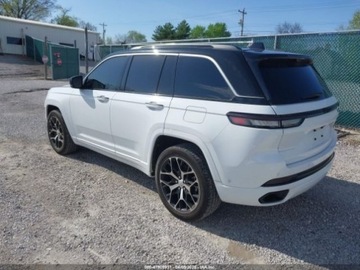 Jeep Grand Cherokee IV 2022 Jeep Grand Cherokee Summit Reserve, 2022r., 4x4, 5.7L 5.7 Benzyna 357KM, zdjęcie 2