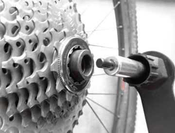 СЪЕМНИК КАССЕТ ДЛЯ ВСЕХ ОСЕЙ С КЛЮЧОМ PROX С РУЧКОЙ