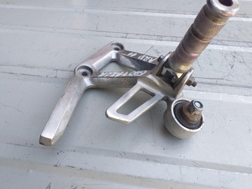 SET PODNÓŻEK YAMAHA FZS 600 FAZER