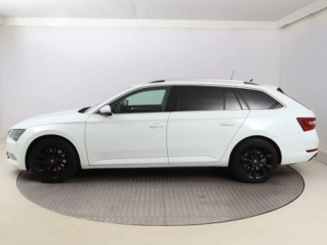 Skoda Superb III Kombi 2.0 TSI 280KM 2018 Skoda Superb 2.0 TSI, 4X4, Automat, Skóra, Navi, zdjęcie 2