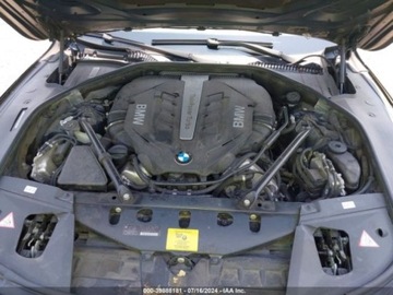 BMW Seria 7 F01 2014 BMW Seria 7 2014 BMW 7 Series 4dr Sdn 750i xDrive AWD 4.4 Benzyna 360KM, zdjęcie 8
