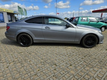 Mercedes Klasa C W204 Limuzyna 1.8 180 CGI BlueEFFICIENCY 156KM 2011 Mercedes C 180 1,8 benzyna 156KM coupe automat, zdjęcie 19