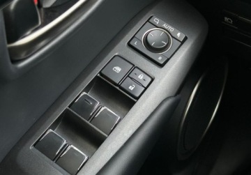 Lexus NX I SUV Facelifting 300h 197KM 2019 Lexus NX Elegance, Hak, Tempomat, Podgrzewane fotele, Rozpoznawanie znakow, zdjęcie 17