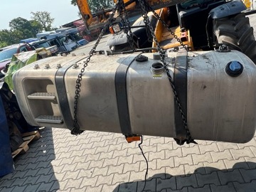 MERCEDES ACTROS MP4 MP5 KOMPLETNÍ NÁDRŽ PALIVA 820L