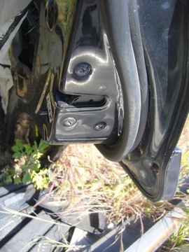 HYUNDAI TERRACAN 03 ZÁMEK DVEŘE PRAVÝ ZADNÍ