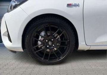 Toyota Yaris III Hatchback GRMN 1.8 Dual VVT-i 212KM 2017 Toyota Yaris 1.8 GRMN Salon PL ASO Toyota Mikolajczak Leszno 1.8, zdjęcie 15