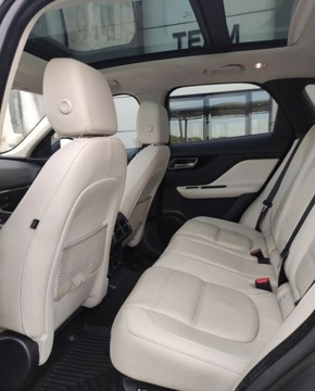 Jaguar F-Pace SUV 2.0 i4P 300KM 2018 Jaguar F-Pace 2.0 300KM Auto AWD Portfolio FV23 2.0 Benzyna 300KM, zdjęcie 16