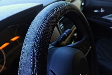 Чехол на руль COVER Вырез внизу Черная кожа ПЛОСКОЕ НИЗ