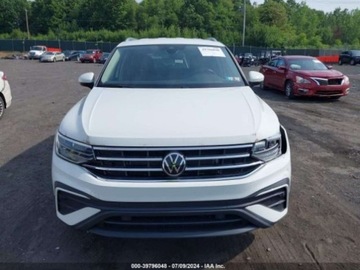 Volkswagen Tiguan II 2022 Volkswagen Tiguan 2022r, SE, 2.0T, 4x4 2.0 Benzyna 185KM, zdjęcie 2