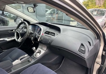 Honda Civic VIII Hatchback 3d 2.2 i-CTDi 140KM 2006 Honda Civic Honda Civic 2.2i-CTDi Executive 2.2 Diesel 140KM, zdjęcie 12