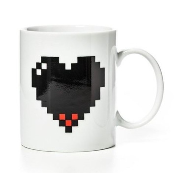 Пиксельная кружка в форме сердца