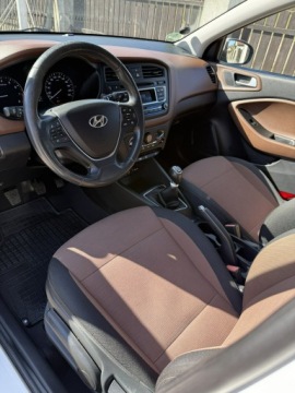 Hyundai i20 I Hatchback 5d Facelifting 1.2 DOHC 85KM 2015 Hyundai i20 1,3 benzyna 85 ps ładny ,świeżo, zdjęcie 6