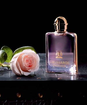 TRUSSARDI DELICATE ROSE EDT БУТЫЛКА 100 МЛ БЕЗ КРЫШКИ