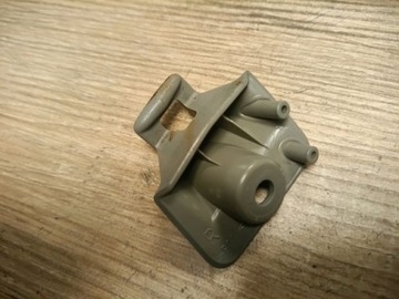 NISSAN X-TRAIL T30 DRŽÁKY ROLETA KUFRU PRAVÉ HÁČEK ORIG.