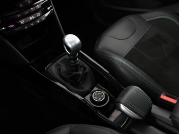 Peugeot 2008 I SUV Facelifting 1.2 PureTech 110KM 2019 Peugeot 2008 Crossway, Kamera, Panorama, Navi, zdjęcie 28