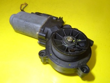 MOTOREK OKNO PRAVÝ PŘEDNÍ RENAULT CLIO II 400468T1 NR120