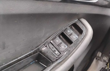 Chevrolet Orlando 1.8 141KM 2012 Chevrolet Orlando 2012r, 1.8 LPG. 7 osob. Uszkodzony lewy bok. Jezdzi., zdjęcie 12