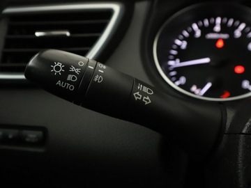 Nissan Qashqai II Crossover 1.2 DIG-T 115KM 2017 Nissan Qashqai Navi Kamera cofania Klimatyzacja, zdjęcie 30