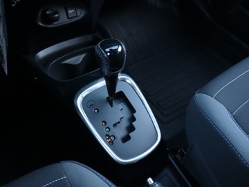 Toyota Yaris III Hatchback 5d Facelifting 2017 1.5 Dual VVT-iE 111KM 2020 Toyota Yaris 1.5 Dual VVT-i, Salon Polska, zdjęcie 12