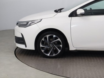 Toyota Corolla XI Sedan 1.6 Valvematic 132KM 2016 Toyota Corolla 1.6 Valvematic, Salon Polska, zdjęcie 14