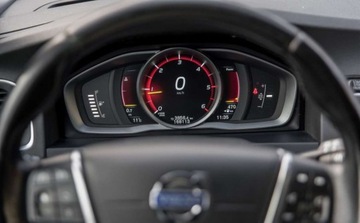 Volvo V60 I Kombi Facelifting 2.0 D4 DRIVE-E 181KM 2015 Volvo V60 Volvo V60 D4 Ocean Race 2.0 Diesel 181KM, zdjęcie 31