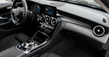 Mercedes Klasa C W205 Limuzyna Facelifting 1.6 C180 156KM 2019 Mercedes-Benz Klasa C SalonPL AVANTGARDE Od Dealera LED Kamera Tempomat Ca, zdjęcie 20